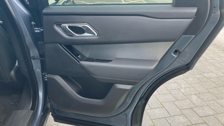 Land Rover Range Rover Velar 2.0 D200 R-Dynamic SE 5dr Auto Diesel Estate